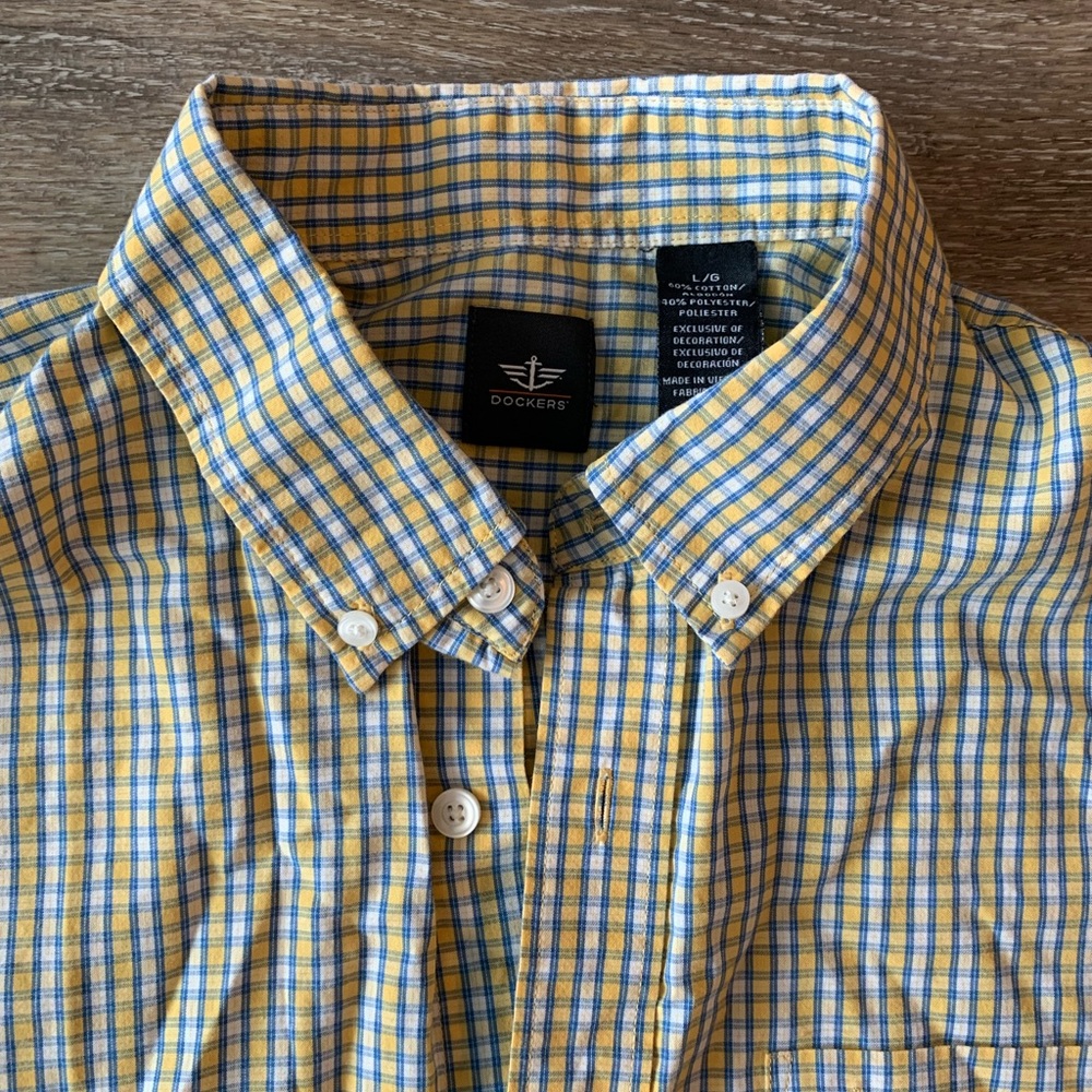 Dockers L Button Down